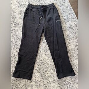 Hello Molly sweat pants
Size: M Color: black